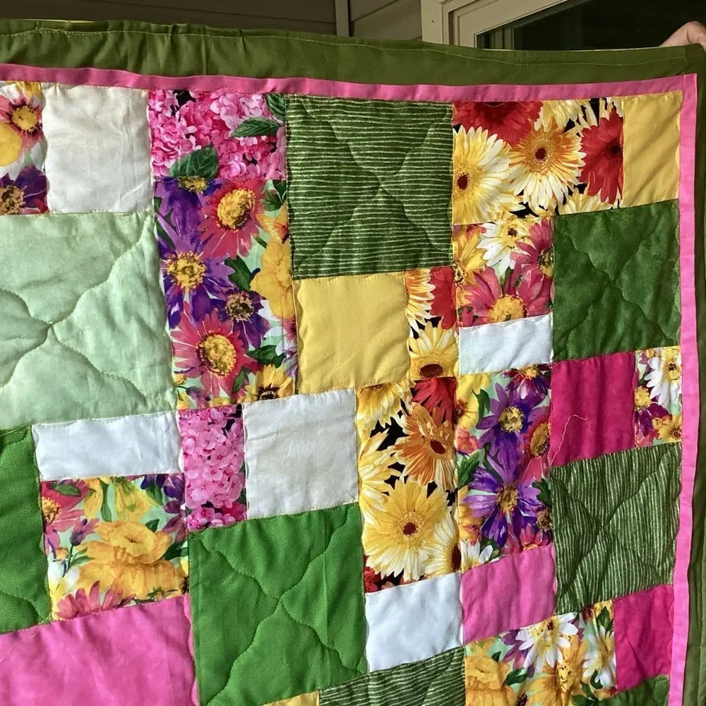 NWT Hand Crafted Field of Flowers Floral Patchwork Quilt - Greens Pinks, Yellows
